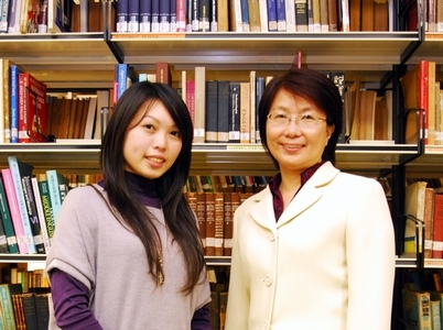 本校資訊圖書管理學系宋雪芳副教授及數學系陳筱蓉同學，於教育部辦理之「97年度大專校院辦理服務學習績優學校、行政人員、教師及學生」評選中脫穎而出，榮獲服務學習績優教師及學生。