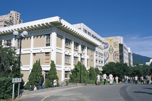 基本科學指標（Essential Science Indicators, ESI）工程學門排名，本校排名進入世界前1%，僅次於台清交等校。