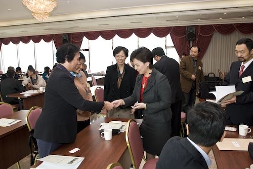 以「外國文學」「語言學」「外語教學」及「翻譯」等四方面來探討較適合華人的外語教學為主題的「2007年淡江大學－北京大學外國語言文學論壇」，在淡水校園舉行。