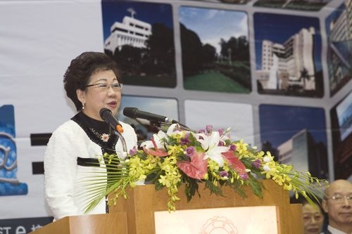 創校57週年校慶之重點活動於11月3日在淡水校園熱鬧展開，呂秀蓮副總統、李登輝前總統蒞臨本校，分別參加慶祝大會並致詞、國際學術研討會專題演講。