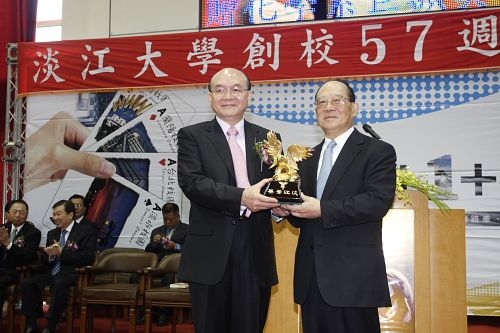 創校57週年校慶之重點活動於11月3日在淡水校園熱鬧展開，呂秀蓮副總統、李登輝前總統蒞臨本校，分別參加慶祝大會並致詞、國際學術研討會專題演講。