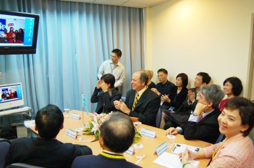 本校與密蘇里大學合作建立的「數位學習使用效能測試實驗室」，提供師生數位學習最佳效能的場所，象徵本校國際學術合作邁向另一個新里程碑。