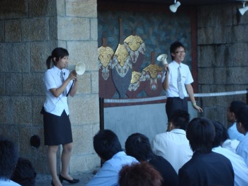 「淡海同舟」--96學年度社團負責人研習會於本月26日至31日在淡水及蘭陽兩校園舉行，校長張家宜親臨授證，並勉勵學員延續本校優良傳統與營造多元一體的共好校園。