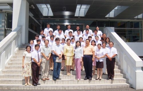 「淡海同舟」--96學年度社團負責人研習會於本月26日至31日在淡水及蘭陽兩校園舉行，校長張家宜親臨授證，並勉勵學員延續本校優良傳統與營造多元一體的共好校園。