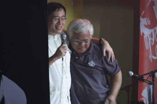 「唱自己的歌演唱會 30年後再見李雙澤」演唱會於淡水校園學生活動中心舉行，老中青歌手齊聚，淡江人獨特的凝聚力、向心力讓人感動不已。