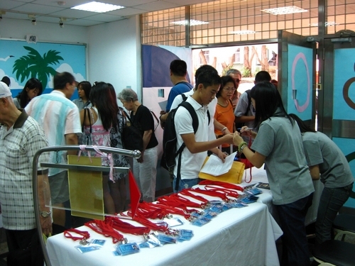 「2008海外華裔青年語文研習班」7月8日至8月18日在本校淡水校園熱鬧展開，印證本校推動國際化建立良好的口碑，並提供全球華裔青年與本校學生學習語言、擴展視野、建立情誼的最佳捷徑。