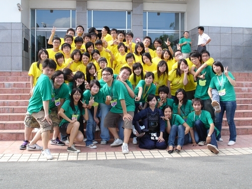 本校數學系承辦教育部「高中數學人才培育計畫」之「2008年淡江數學營」，以數學研究為主題，並結合天文物理及化學實驗課程，強化統整學生的思考能力，讓高中生提早體驗大學生活。