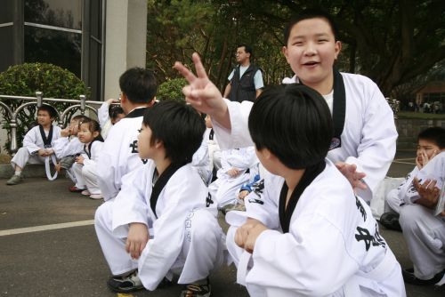 學生事務處舉辦本校社團服務學習研討會暨第3屆帶動中小學社團發展成果展，邀請大家「用手服務 用心體會 用愛成長 用力學習」。