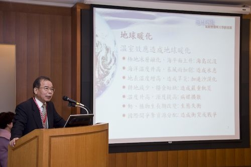 96學年度教學與行政革新研討會在覺生國際會議廳舉行，創辦人與校長共同主持開幕式。多年來研討會已成為本校傳統特色，建立全校共識並提供校務發展的策略與方法。