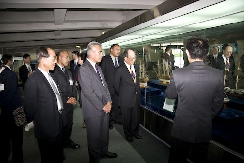 吉里巴斯共和國總統湯安諾閣下一行蒞臨本校訪問，受到本校張創辦人與張校長及師生熱烈歡迎，為台灣的外交史增添一頁美好的紀錄。