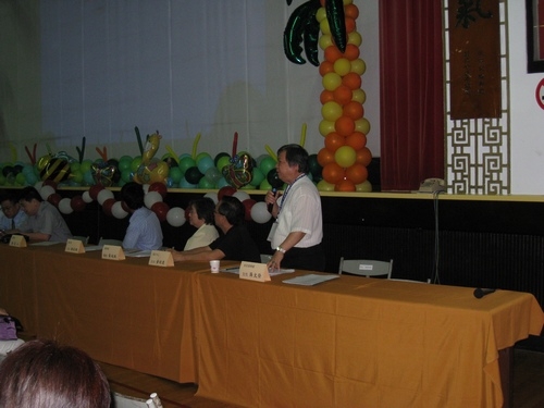 為使新生和家長及早瞭解學校特色與未來的學習、生活環境，本校校友服務暨資源發展處於8月中在全台各縣市（包括金門、澎湖）舉辦共10場新生暨家長座談會，協助將在五虎崗上求學、開創青春歲月的新生踏出成功的第一步。