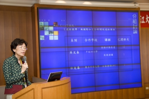 「97學年度教學與行政革新研討會」在淡水校園覺生國際會議廳舉行，創辦人與校長共同主持開幕式。校長勉勵全體同仁能以「活力、速度、同心協力」，「求勝、執行、團隊精神」來「重新出發、重返榮耀」。