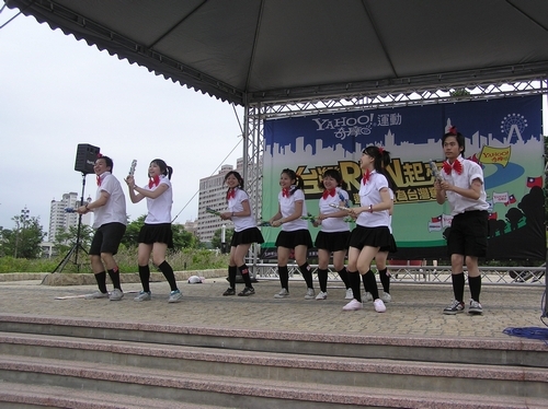 本校「TKU special」啦啦隊，日前參加Yahoo奇摩舉辦的「台灣RUN起來」創意啦啦隊比賽，以充滿創意、活力的表演，獲評審青睞贏得冠軍。