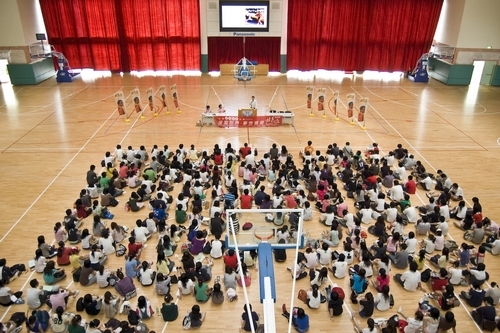 本校舉辦「輕鬆健走 樂活校園」活動，淡水校園由張家宜校長、超級馬拉松好手林義傑先生，蘭陽校園由林志鴻主任，帶領全體教職員工生健走，以落實一人一運動，豐富健康的生活品質。