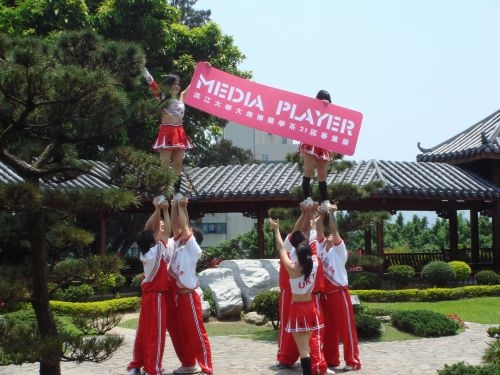 以「Media Player」為主題的大傳系第21屆畢業展，即日起在淡水校園覺軒花園舉行校內展覽，邀請校長等主管於開幕式剪綵。