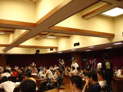 謝長廷先生應大陸所之邀，特別於5月28日晚上以台灣維新ing「希望實現 台灣蛻變」為題，在淡水校園驚聲國際會議廳專題演講。