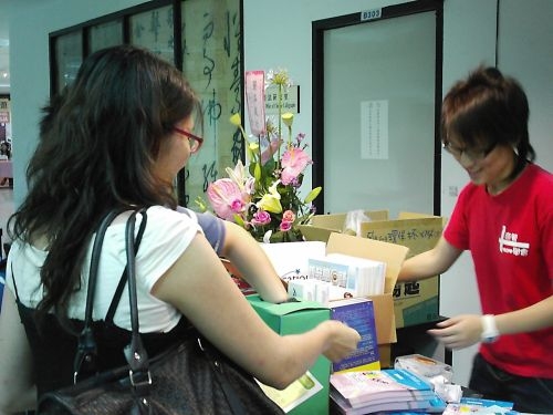 「2007遊學展暨第4屆地球村博覽會」本週在商館展示廳舉辦，讓參觀者體驗各國文化，了解當地生活環境，拓展視野。