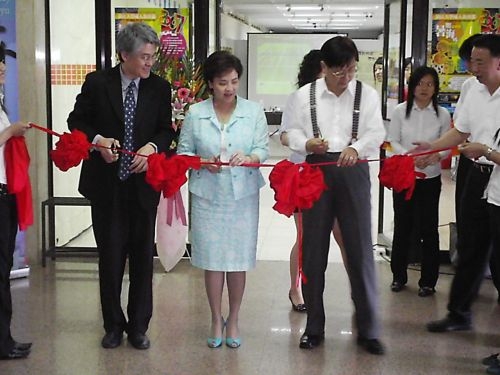 「2007遊學展暨第4屆地球村博覽會」本週在商館展示廳舉辦，讓參觀者體驗各國文化，了解當地生活環境，拓展視野。