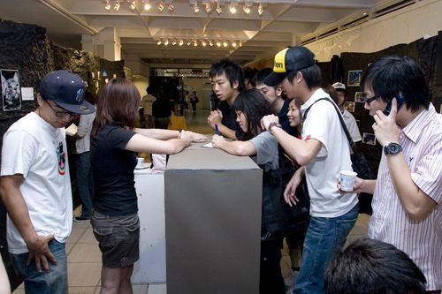 攝影社於本週在商管展示廳舉辦的「攝癮」成果展，每幅具個人代表性的創意作品令人驚艷。