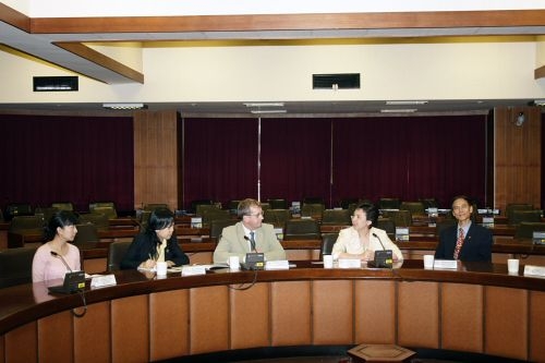 紐西蘭懷卡特大學校長Dr. Roy Crawford蒞校交流訪問，與各院院長座談及參觀校園設施，本校張家宜校長親自接待。