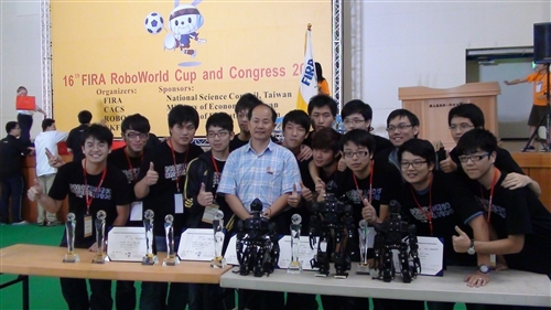 本校機器人再傳捷報！勇奪FIRA 世界盃機器人大賽6金3銀。