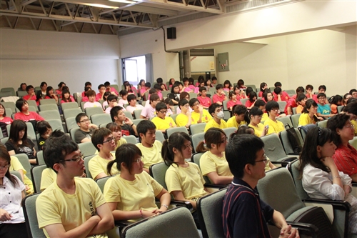 本校近300位社團師生利用暑期赴國內外進行服務學習。