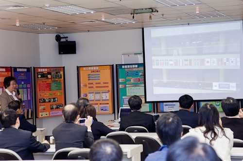 臺北醫學大學一行38人蒞校參訪，張校長家宜和與會人員分享本校榮獲第19屆國家品質獎之申請歷程及推行TQM之成果。