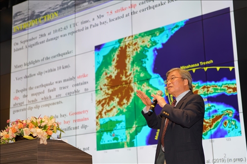 Dr. Philip Li-Fan Liu Delivers 9th Lecture of the Tamkang Clement  and Carrie Chair Lecture Series