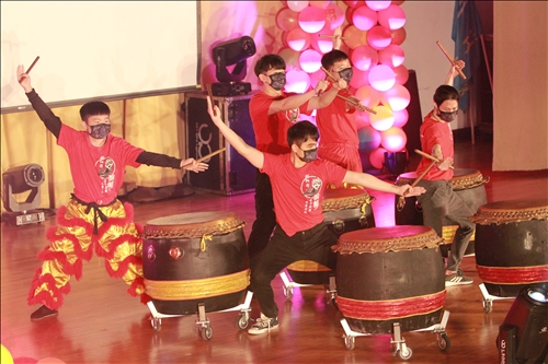 祥獅獻瑞賀豐年