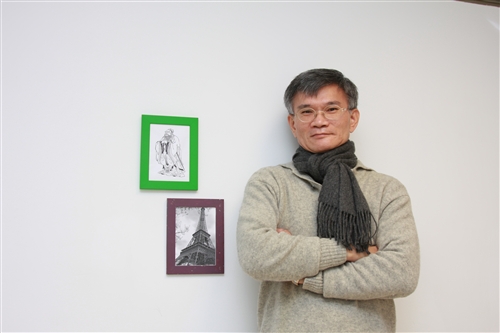 本校西班牙語文學系林盛彬副教授接連獲得西班牙、法國及台灣的3個跨領域博士學位，並為本校第1位透過姊妹校雙學位合作計畫取得雙博士之最佳典範。