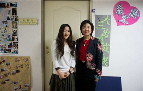 An Opening Ceremony for the Foreign Language Building Art Exhibition