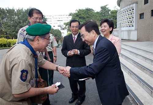 A Show of Gratitude from Meiji University