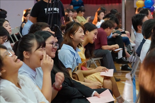 Making Dreams Come True - 648 Students Depart for Overseas Study