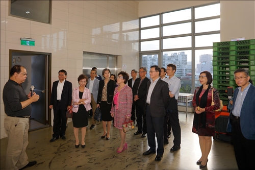 TKU Administrative Staff Take a Tour of GDI
