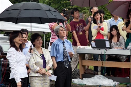 A Concert to Promote Jade Mountain