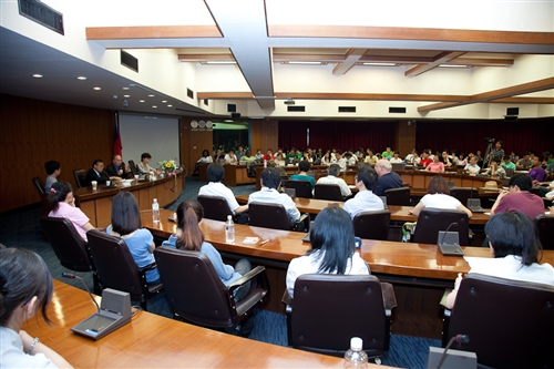 Nobel laureate Edward C. Prescott visits Tamkang
