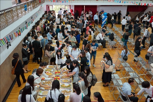 Making Dreams Come True - 648 Students Depart for Overseas Study