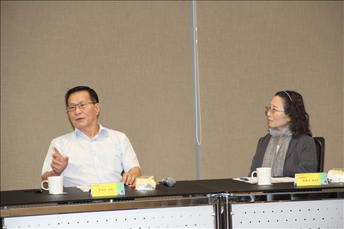 A Collaborative Project with AWS to Train Tamkang Students in Cloud Computing