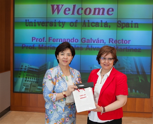 A Visit by Rector Fernando Galván