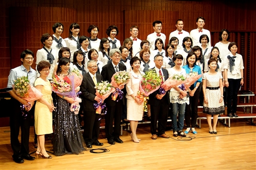Female Faculty Alliance Choir Peform for the Moon Night Flower