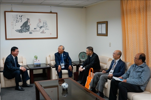 Prof. Masakazu Delivers the Second Lecture of the Tamkang Clement and Carrie Chair Lecture Series