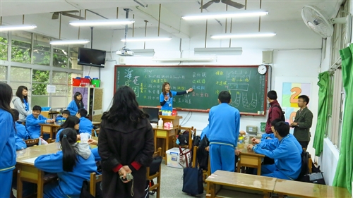 Chemistry Service Learning Reaches 100 Schools in the Country