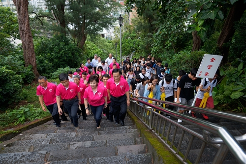 Freshmen Scale the ‘Overcoming Difficulty’ Slope
