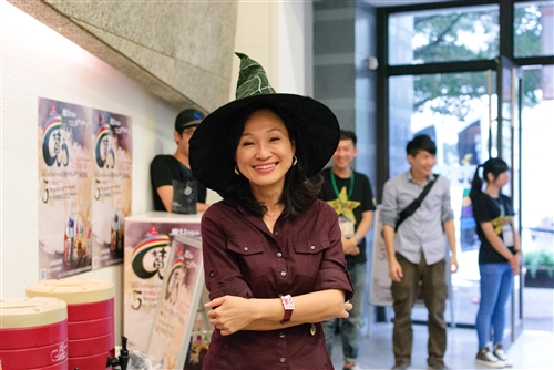 Magical Powers Take Place at the Black Swan Exhibition Center