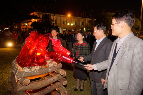 TKU Lights Up for the Christmas Season