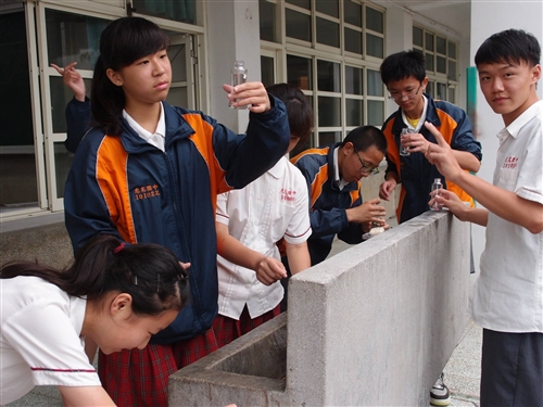 The Chemistry Mobile Promotes Science in Yunlin County