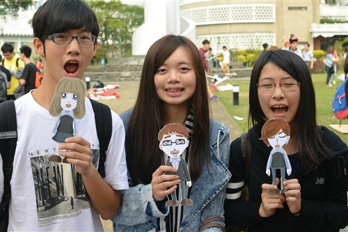 Graduating TKU Students Leave Their Mark