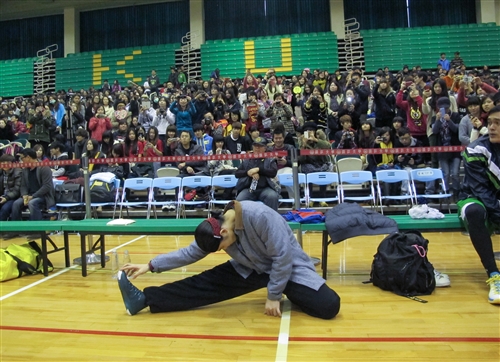 Jam Hsiao Comes to TKU to Promote Anti-Smoking Policy