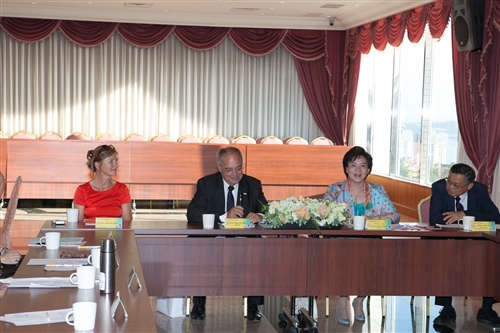 奧地利維也納大學校長Prof. Heinz W. Engl伉儷蒞校參訪。