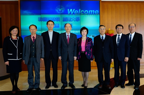 The President of Kyungnam University  Visits TKU